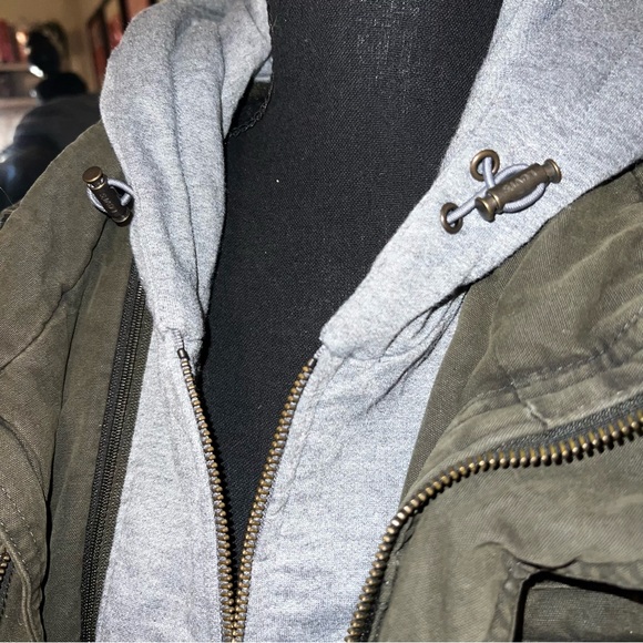 Levi's  Sherpa-Lined Hooded Jacket - Picture 11 of 12